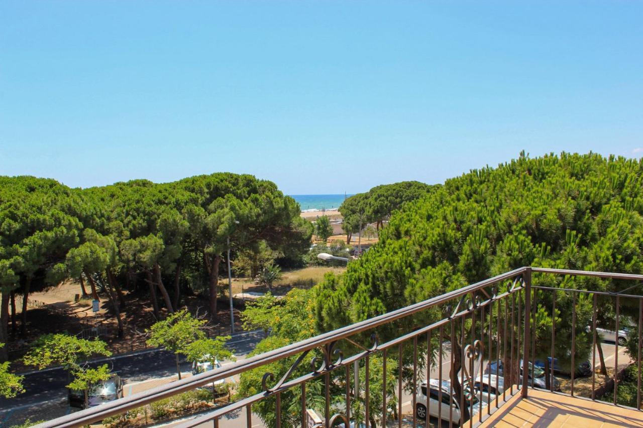 Hotel Rodsan Suizo Castelldefels Esterno foto