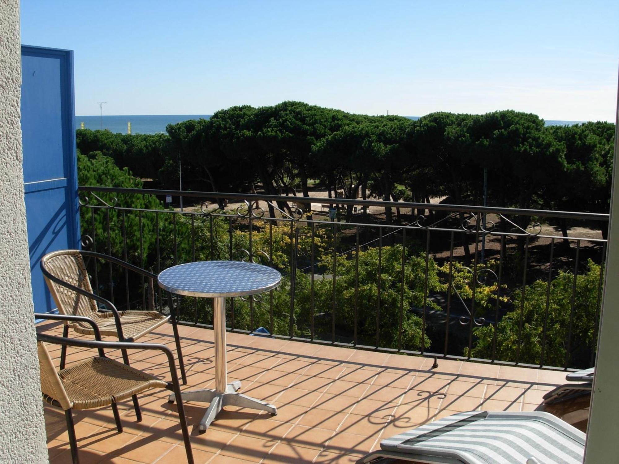 Hotel Rodsan Suizo Castelldefels Esterno foto