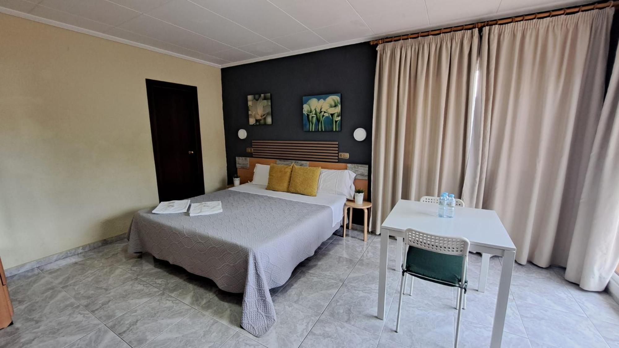 Hotel Rodsan Suizo Castelldefels Esterno foto