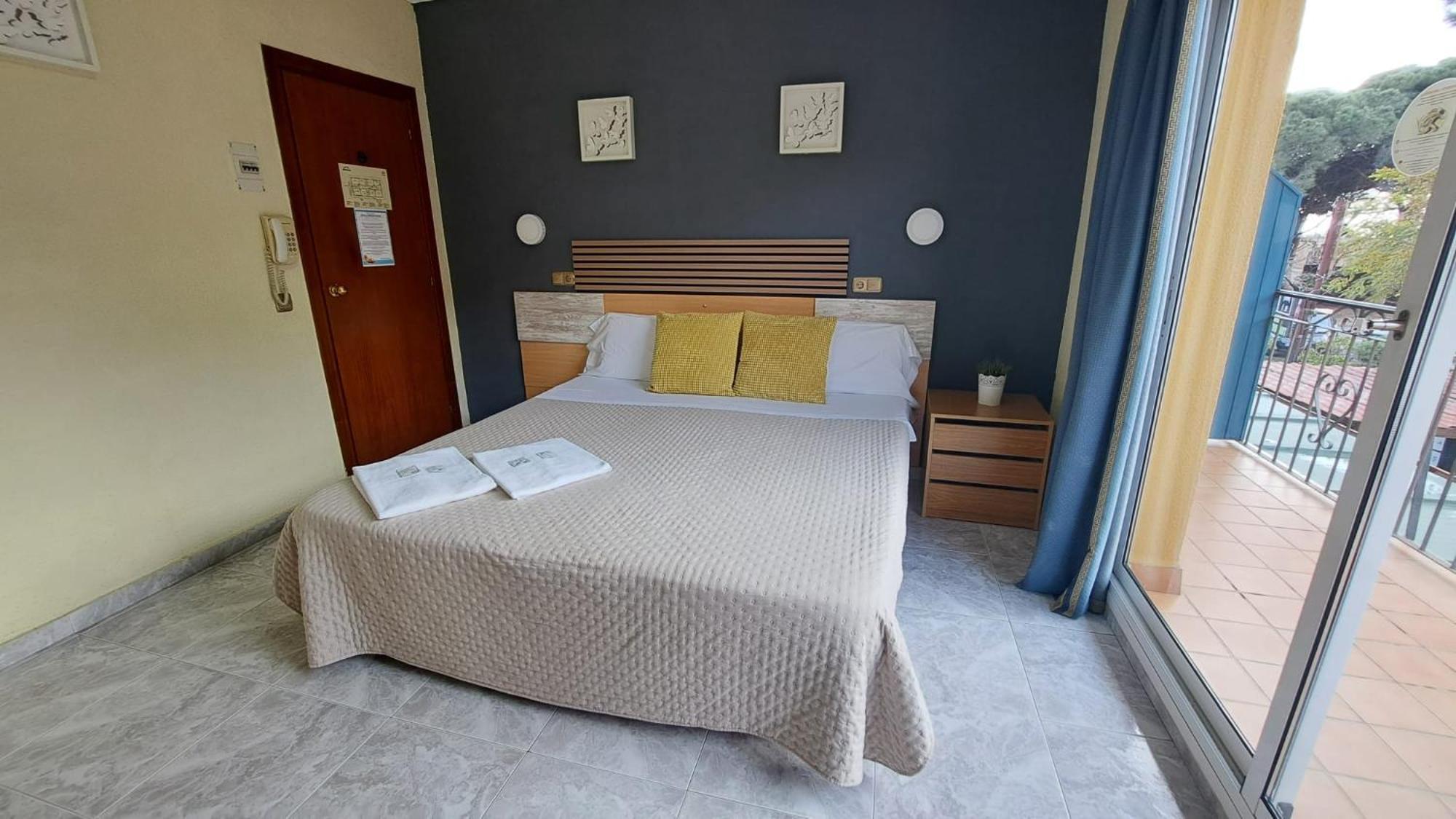 Hotel Rodsan Suizo Castelldefels Esterno foto
