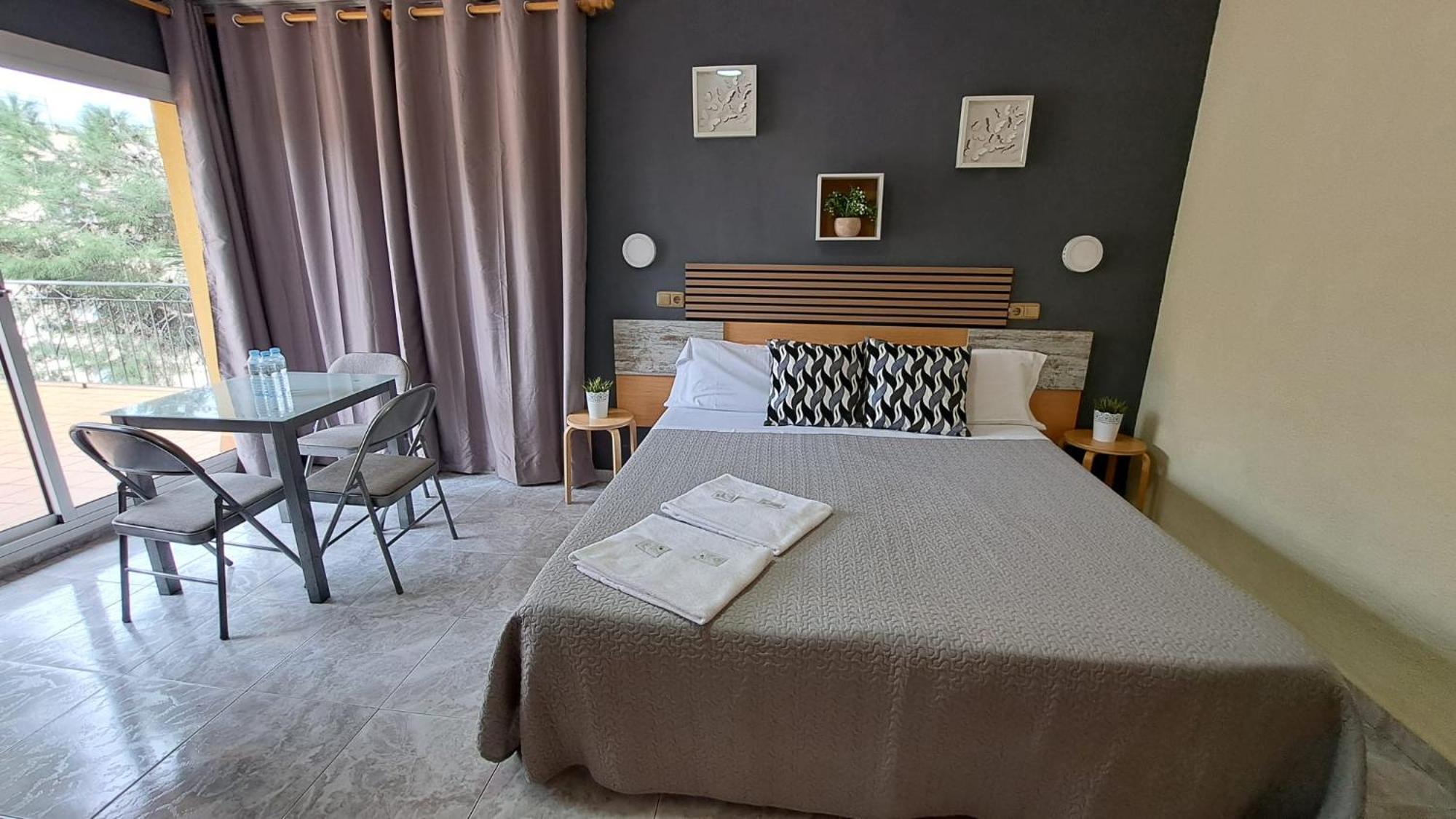 Hotel Rodsan Suizo Castelldefels Esterno foto